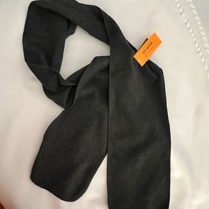 Old Navy Active Go Warm Scarf in charcoal gray. NWT
